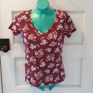 Prince & Fox small v neck floral
